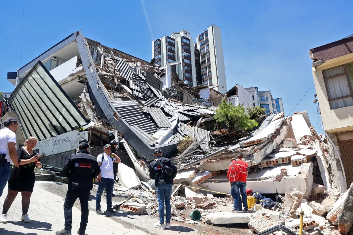 Helping Colombia after the 7.4 earthquake — foto 3